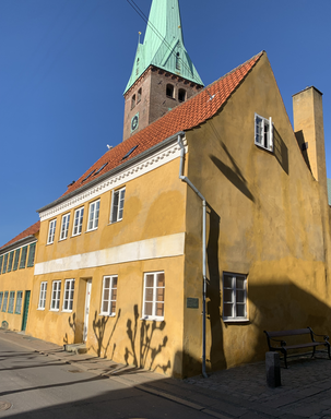 The Buxtehude House seen from the street The House of Buxtehude in Helsingor.png