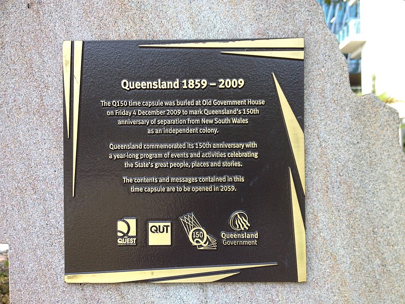 File:The Q150 time capsule, Brisbane 01.jpg