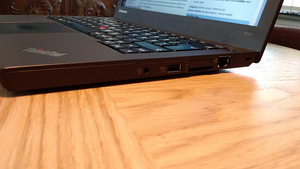 ThinkPad x240 right side
