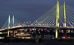 Concretet jembatan di malam hari