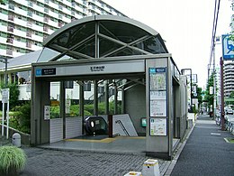 TokyoMetro-N17-Oji-kamiya-station-entrance-1.jpg