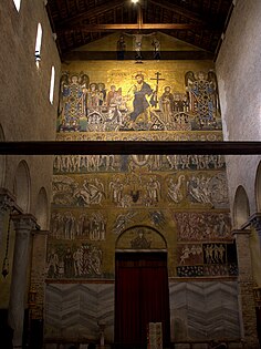 Mur Ouest : mosaïques du Jugement dernier. En haut : Christ entre la Vierge et saint Jean ; la descente aux limbes : XIIIe siècle. Christ en gloire avec la Vierge, saint Jean Baptiste, les apôtres, des saints et des anges ; la préparation du Jugement entre deux scènes de résurrection ; les élus et les damnés : XIIe siècle.