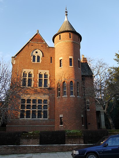 How to get to The Tower House with public transport- About the place