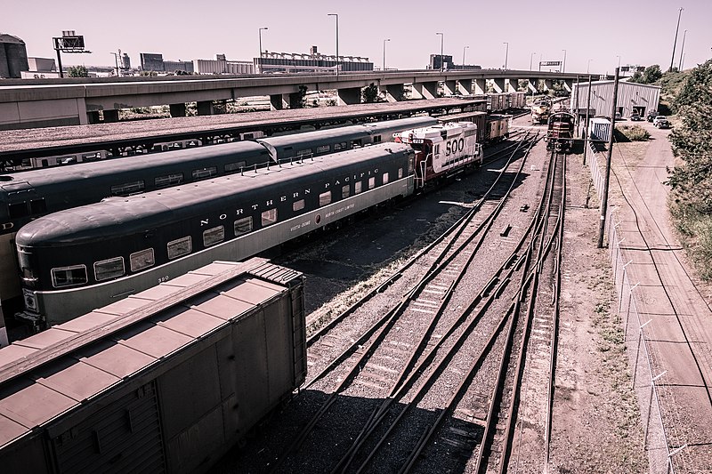 File:Trains, Duluth (19915575953).jpg