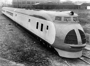 Union Pacific M10000 at Pullman 1934.jpg