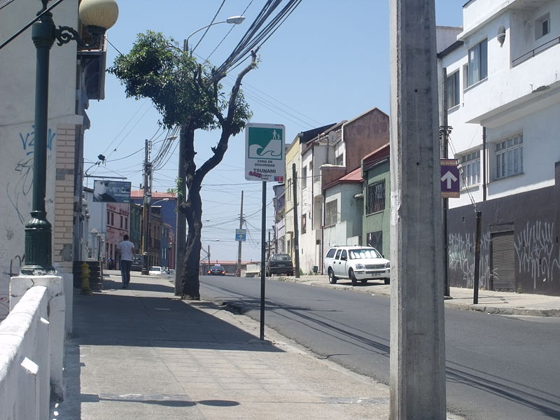 File:Visit in Baron Hill (Cerro Barón), Valparaiso.JPG