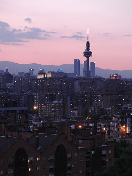 File:Vistas desde las tetas de vallecas.jpg