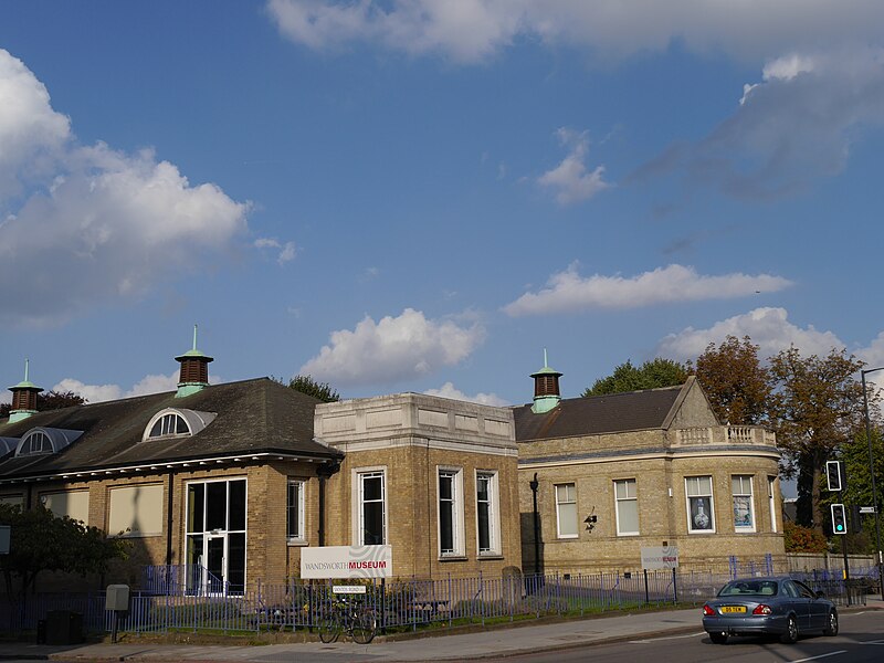 File:Wandsworth Museum, Sep 2014 01.jpg