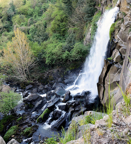 File:Waterfall of cavaterra in Nepi.jpg