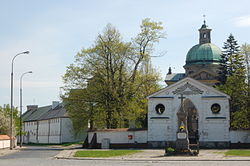 Бернардинский костел и монастырь в Чернякове