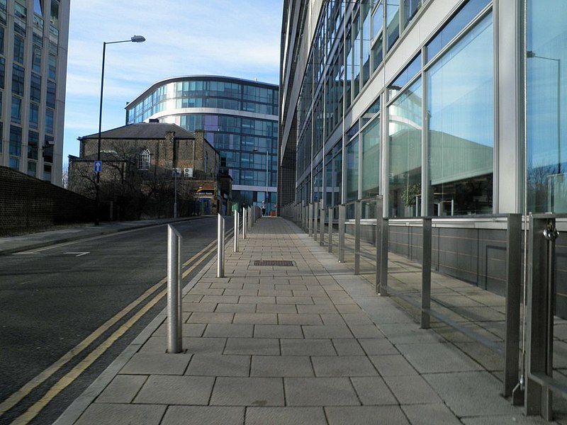 File:Westgate Barnsley - geograph.org.uk - 3828518.jpg