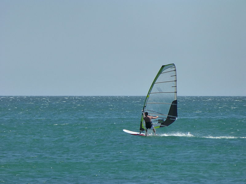 File:Windsurfing Mimarsinan Istanbul 1120198.jpg