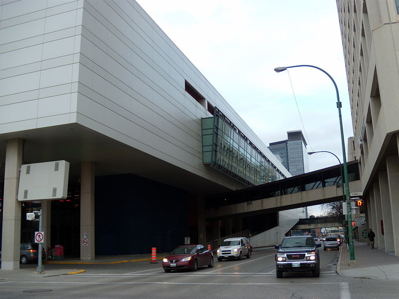File:Winnipeg Walkway skywalk connections from Winnipeg Convention Centre to Lakeview Square.JPG