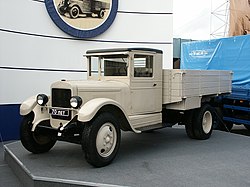 ZIS-5 restaurado de 1933 em uma exposição em Moscou (2003)