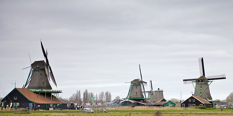 File:Zaanse Schans LCD Alt2.jpg