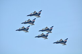 File:中国空军八一飞行表演队六机三角编队2010.jpg - Wikipedia