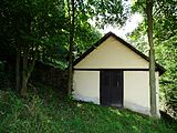 Čeština: Márnice na židovském hřbitově v Bohosticích, okres Příbram, Středočeský kraj. English: Morgue at the Jewish cemetery in Bohostice, Příbram District, Central Bohemian Region, Czech Republic.