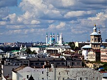 Вид на Казанский Кремль с Богоявленской колокольни.jpg