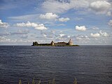Крепость Орешек — вид с правого берега Невы