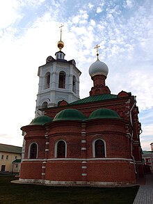Церковь Сергия Радонежского на могиле Мефодия, игумена Пешношского, восточная часть.jpg