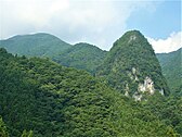 鷹ノ巣山と稲村岩