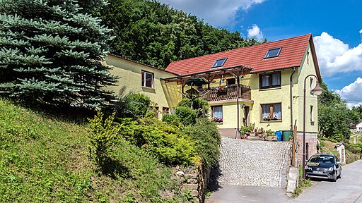 -100 Kulturdenkmal in Uhlstädt-Kirchhasel,Kellerhaus am Hang Gemeinde Rückersdorf Nr. 24