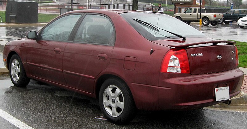 File:02-04 Kia Spectra hatch rear.jpg