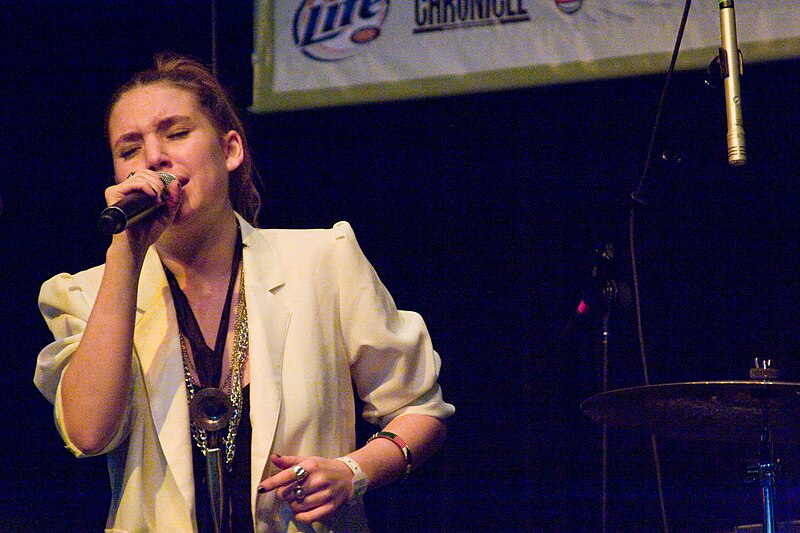 File:20080314-40 - Lykke Li at SXSW08 Day Stage.jpg