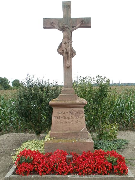 File:20110911Wegkreuz Oberhausen1.jpg