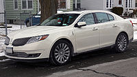 2013 Lincoln MKS AWD facelift, front view.jpg