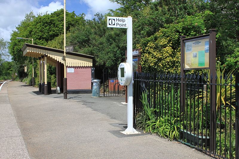 File:2013 at Penmere Platform - facing Truro.jpg