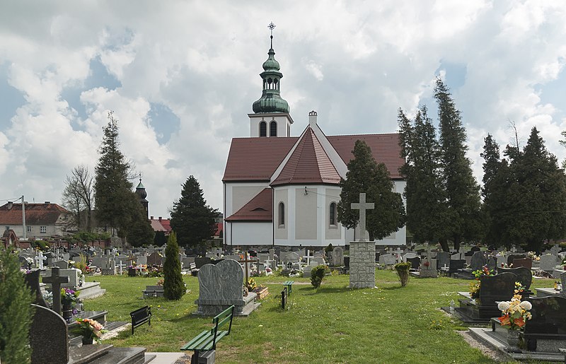 File:2014 Kamienica, kościół św. Jerzego 04.JPG