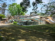 Разрушенное здание школьного музея в Кумамото