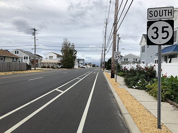 Route 35 southbound in Lavallette