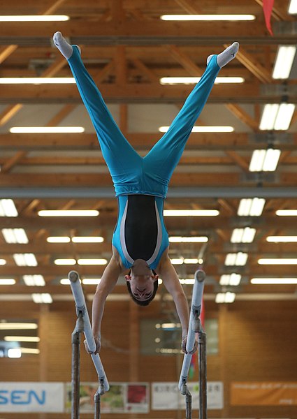 File:2019-04-13 Rheintalcup P6 Junior Switzerland competition parallel bars (Martin Rulsch) 187.jpg