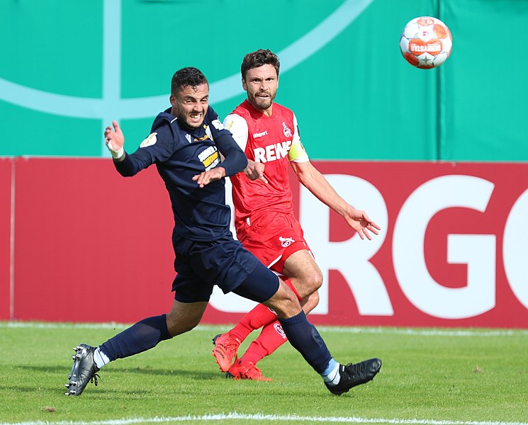 File:2021-08-08 FC Carl Zeiss Jena gegen 1. FC Köln (DFB-Pokal) by Sandro Halank–196.jpg