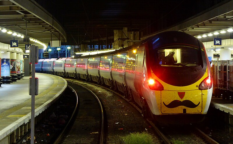 File:390008 at London Euston.jpg