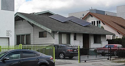 Haus mit Solarpanelen