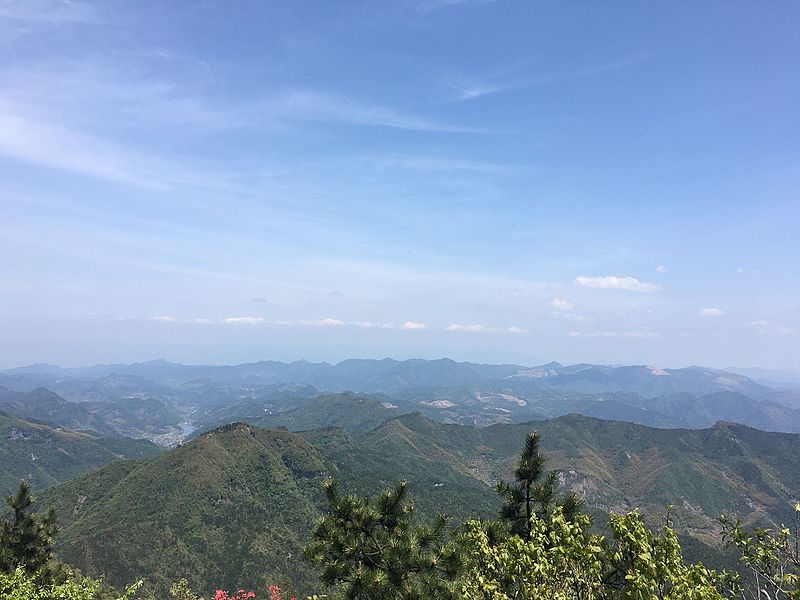 File:A panorama of Tiantai Mountain.jpg