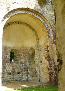 Abbaye Notre-Dame du Nid-au-Merle absidiole sud.JPG