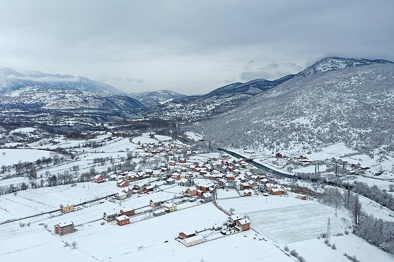 File:Aerial view of Dobovjan, Struga (10).jpg