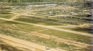 Аэрофотоснимок авиабазы ​​Таншоннят (Вьетнам) в июне 1968 года. Jpg