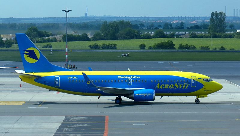 File:Aerosvit Boeing B737-36Q UR-DNJ Prague Ruzyne.jpg