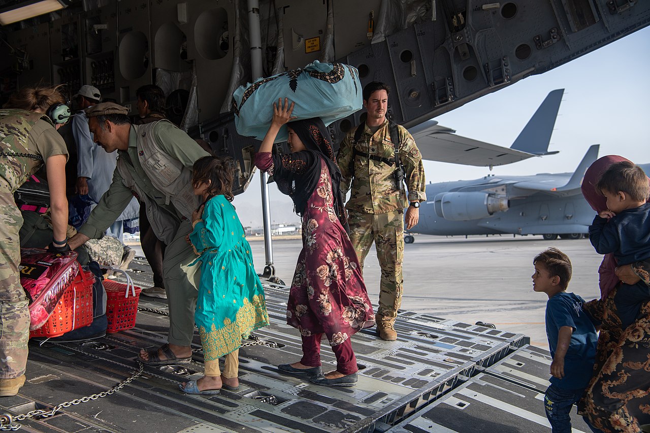 Afghanistan Evakuierung 210824-F-BU402-1083.jpg