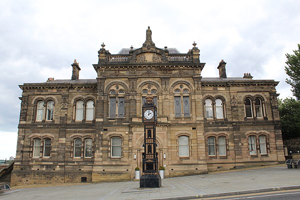Old Town Hall: Council's headquarters 1870–1987