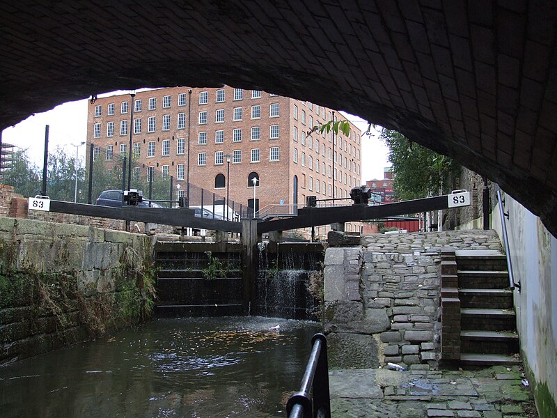 File:Ancoats Brownsfield Locks 83- 4545.JPG