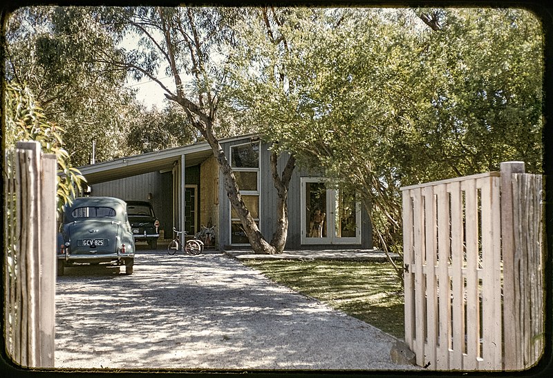 File:Anita Street. Beaumaris. Melb. Lindsay Bunnett. 1954.jpg