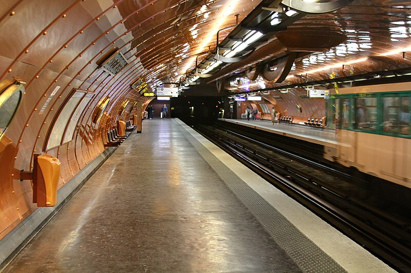 File:Arts et Metiers station, April 8, 2011.jpg