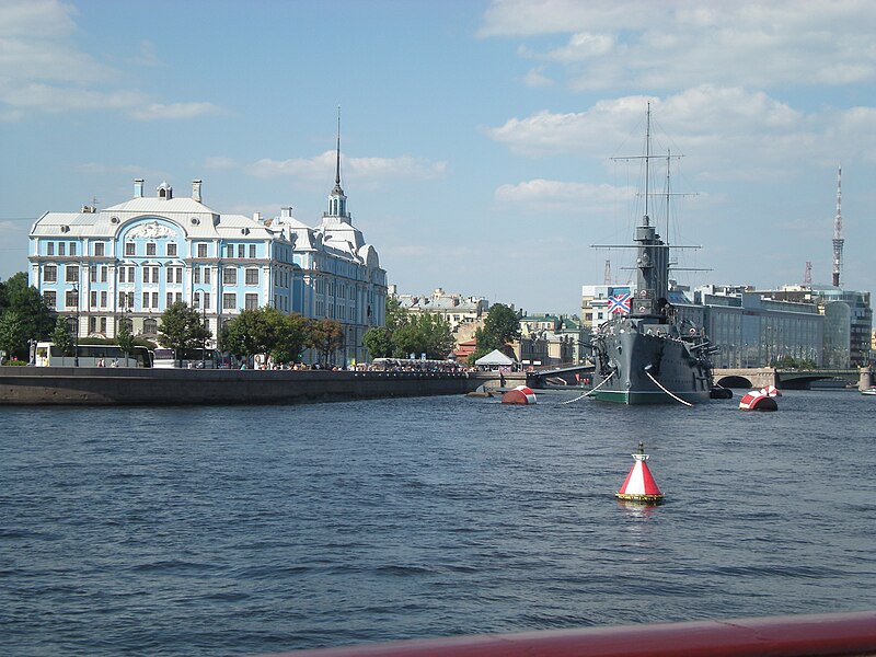 File:Aurora cruiser St Petersburg Aout 2014 (3).jpg