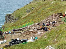 Excavation in August 2017 Ausgrabung Tintagel 2017.jpg